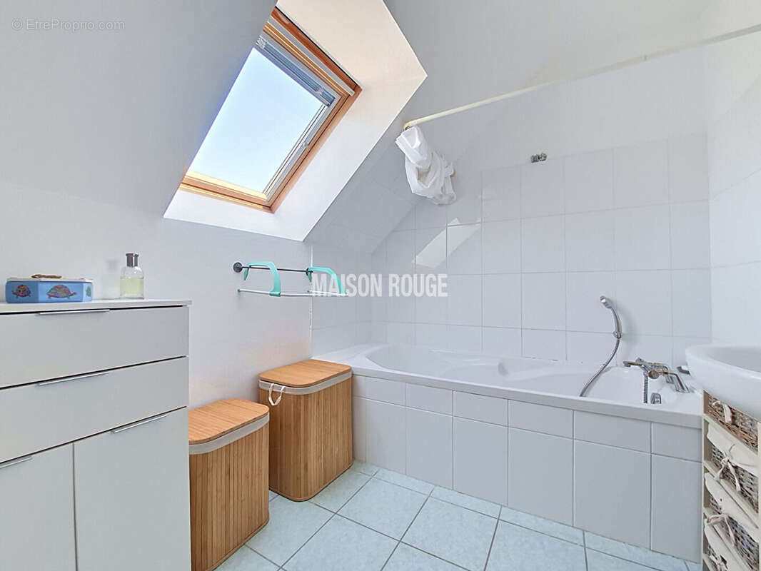 Une maison de caractère à Hillion avec dépendance et jardin - photo 10