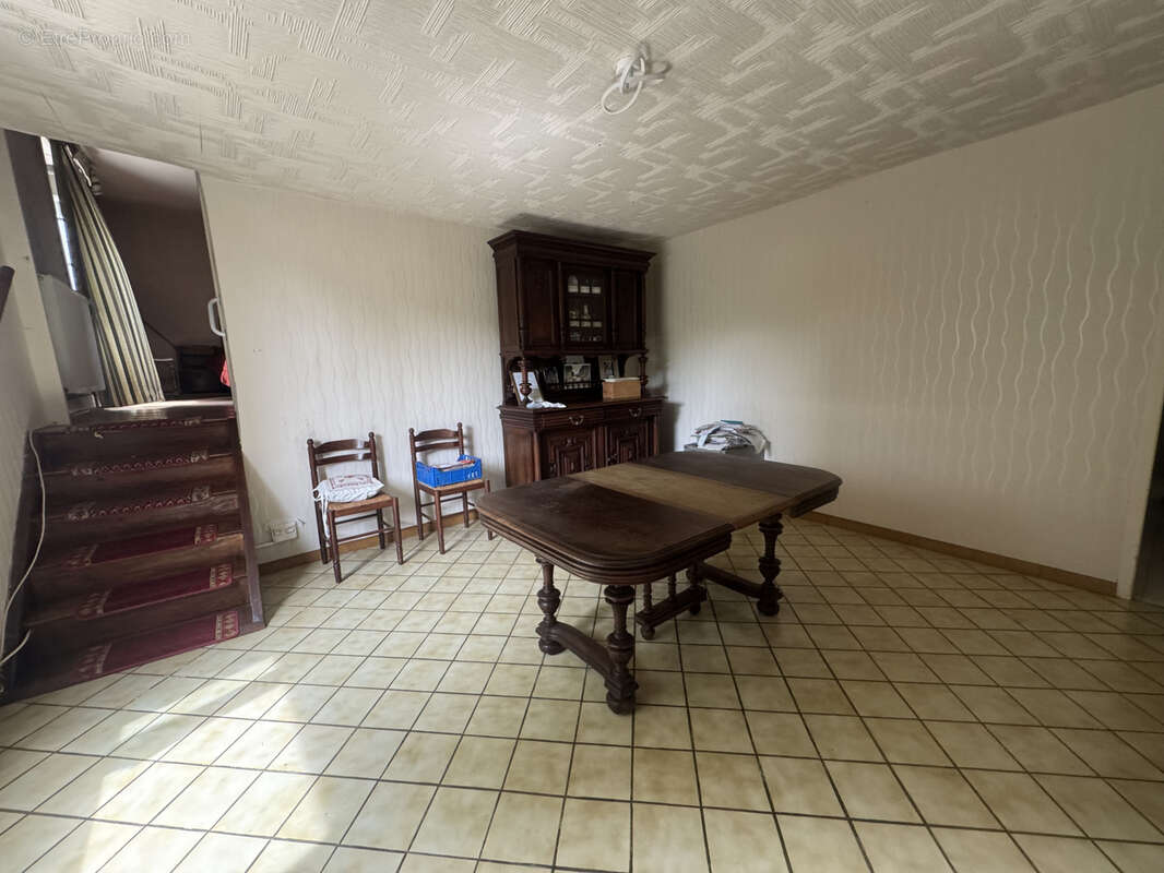 Maison à MONAY