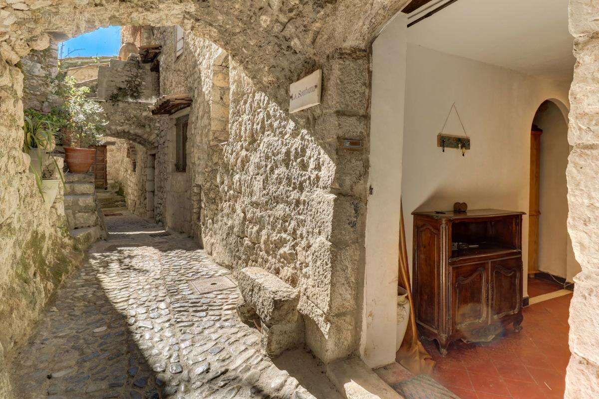 Appartement à PEILLON