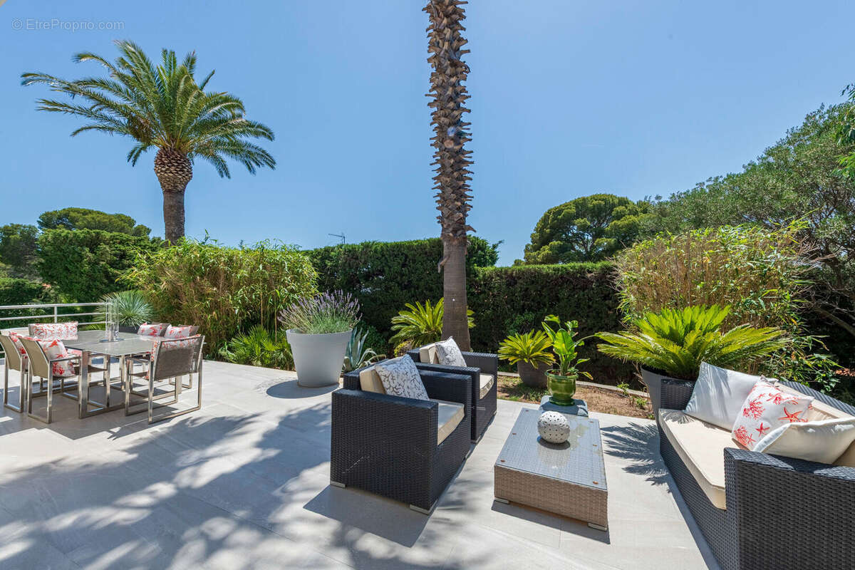 Villa d'architecte avec piscine à pied du port de santa-lucia - photo 16