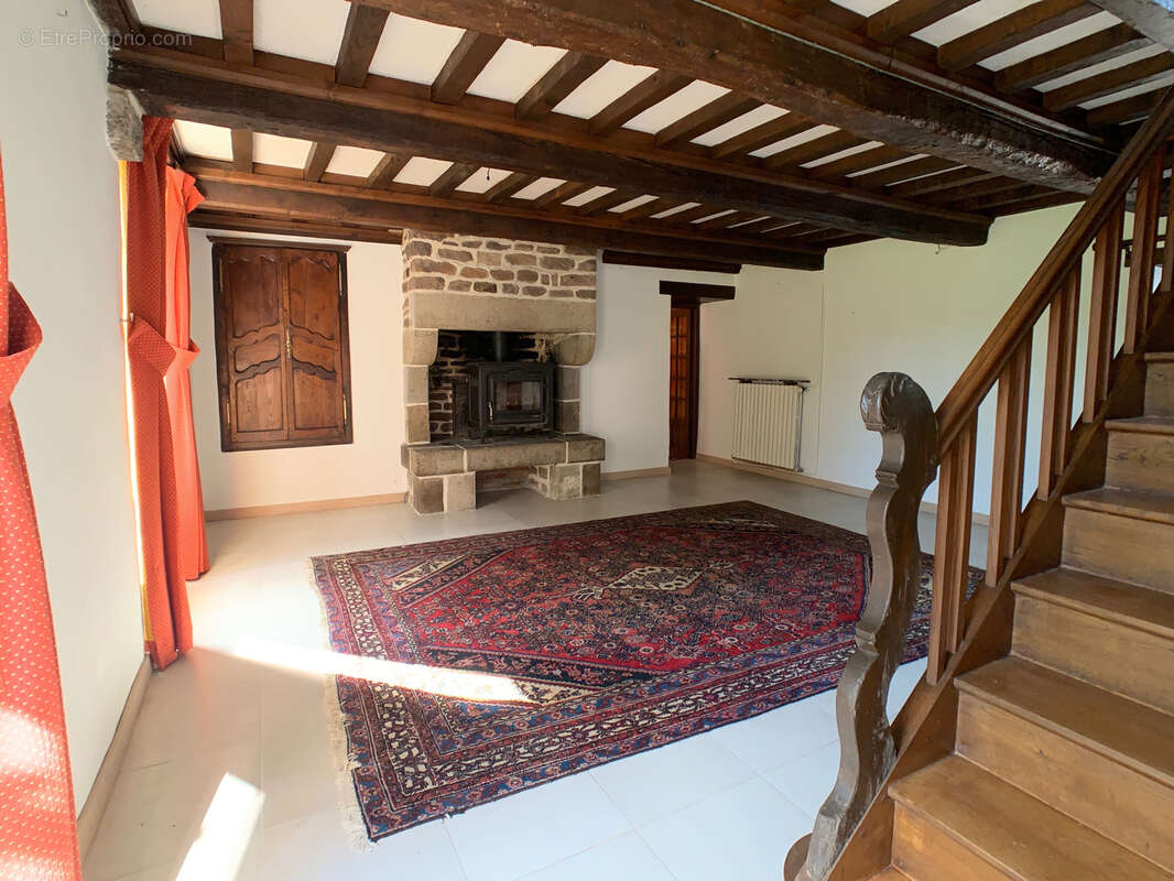 Maison à SAINT-SAUVEUR-LA-POMMERAYE