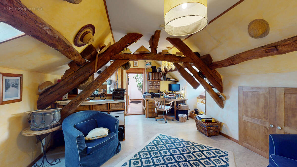 Maison à PONT-SUR-YONNE