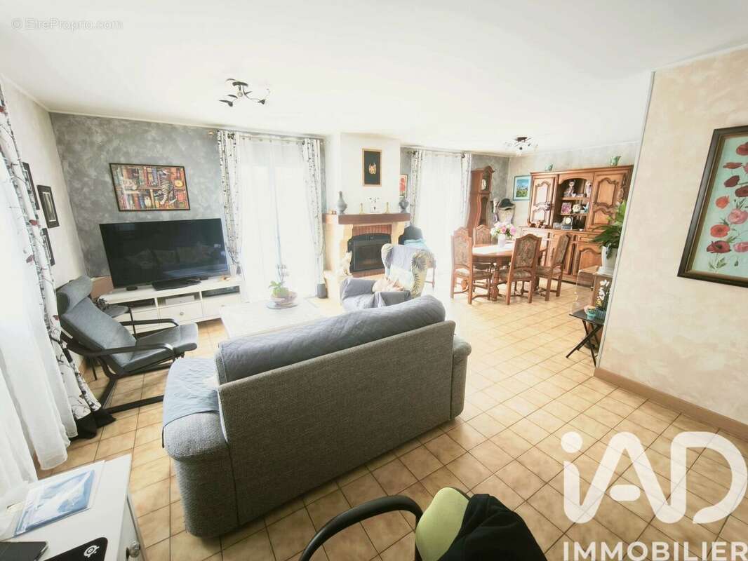 Photo 1 - Maison à SAINT-DENIS-DE-PILE