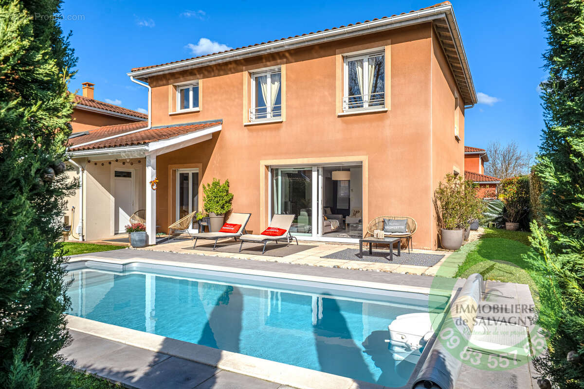 Maison à LA TOUR-DE-SALVAGNY