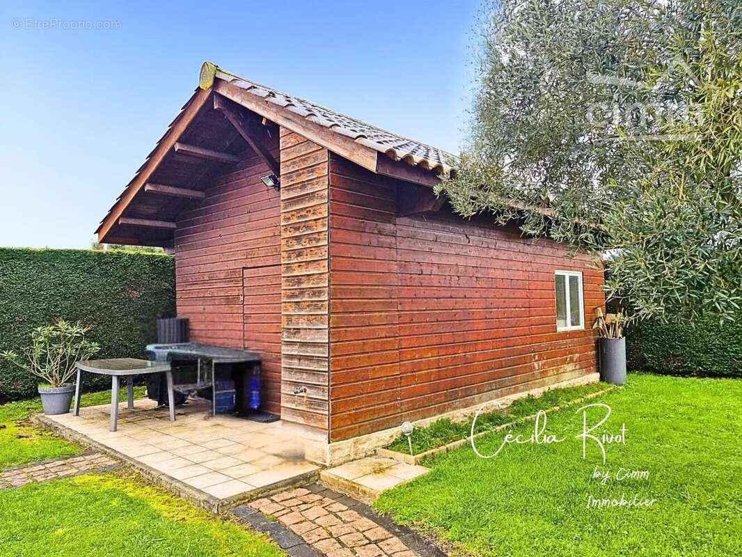 Maison à SAINT-CHRISTOLY-DE-BLAYE