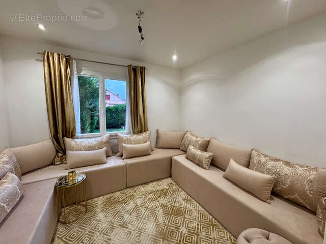 Maison à SAVIGNY-SUR-ORGE