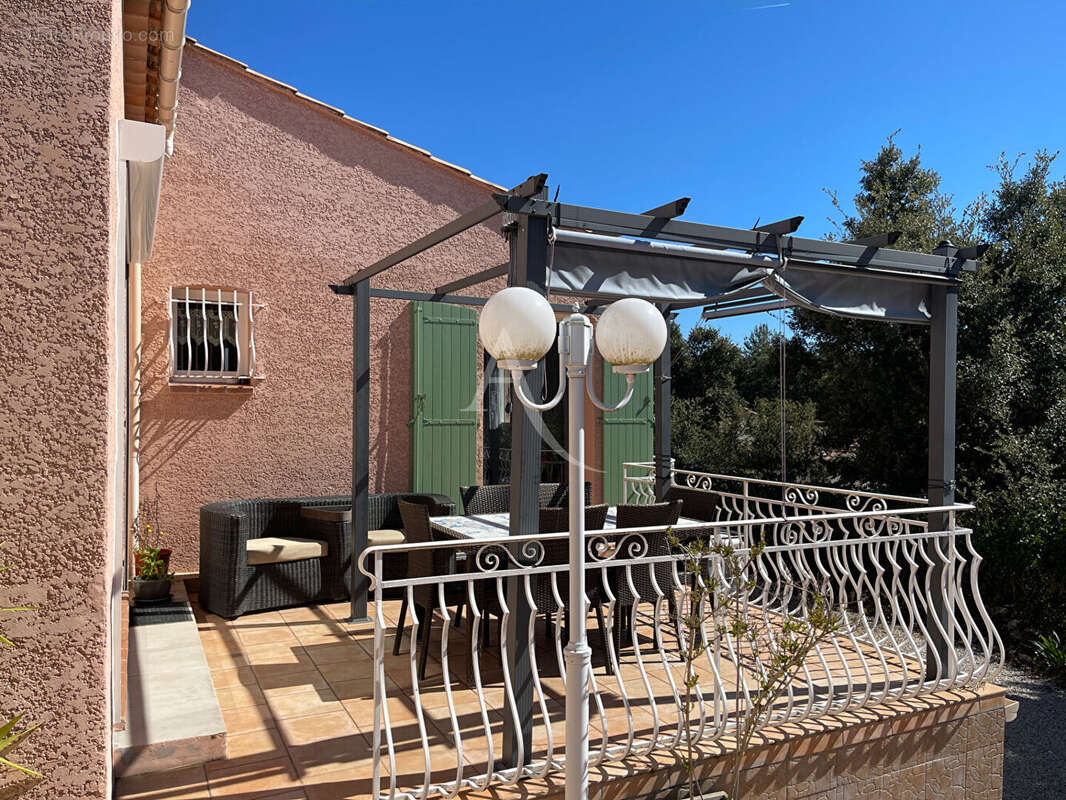Maison à GINASSERVIS