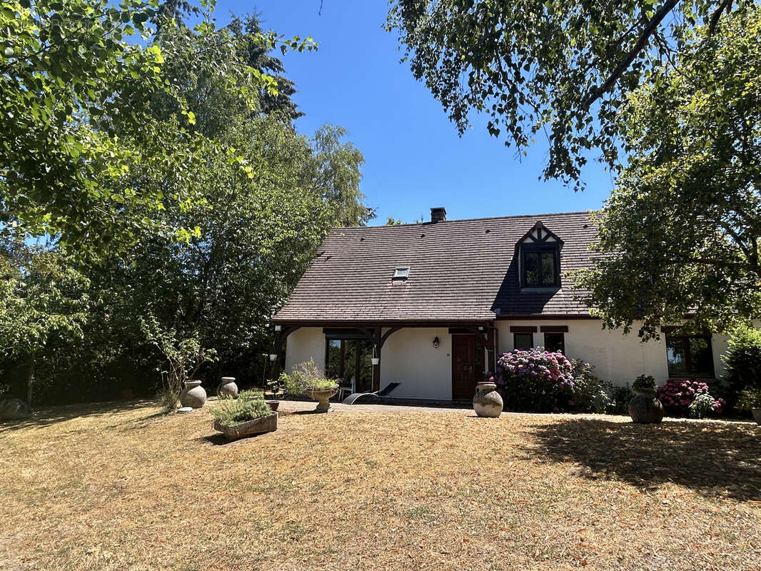 Maison habitable de suite avec carport, cave, parc, étang - photo 15