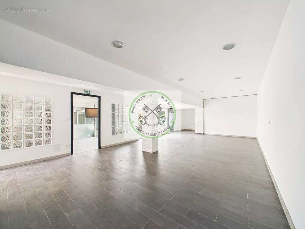 Commerce à SAINT-RAPHAEL