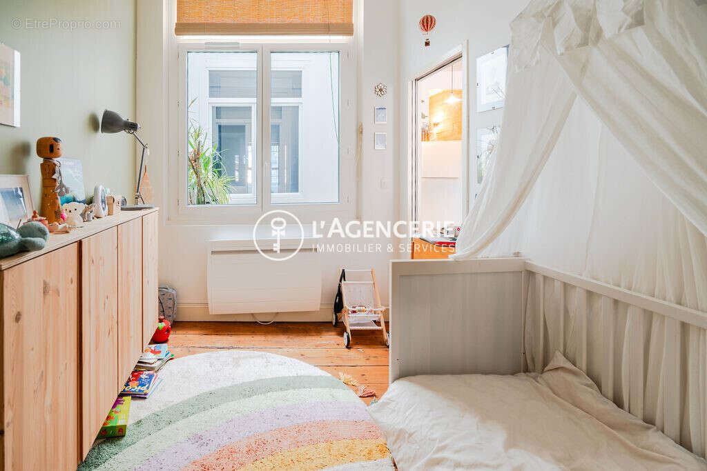 Appartement à BORDEAUX