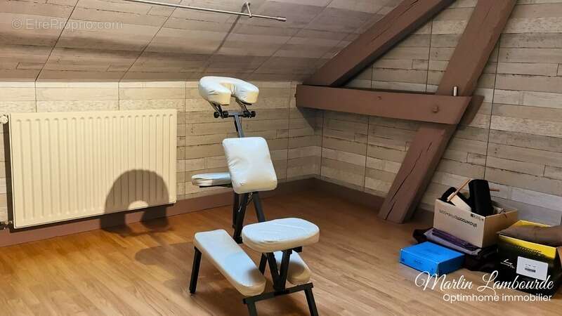 Maison à SAINT-LEONARD-DE-NOBLAT