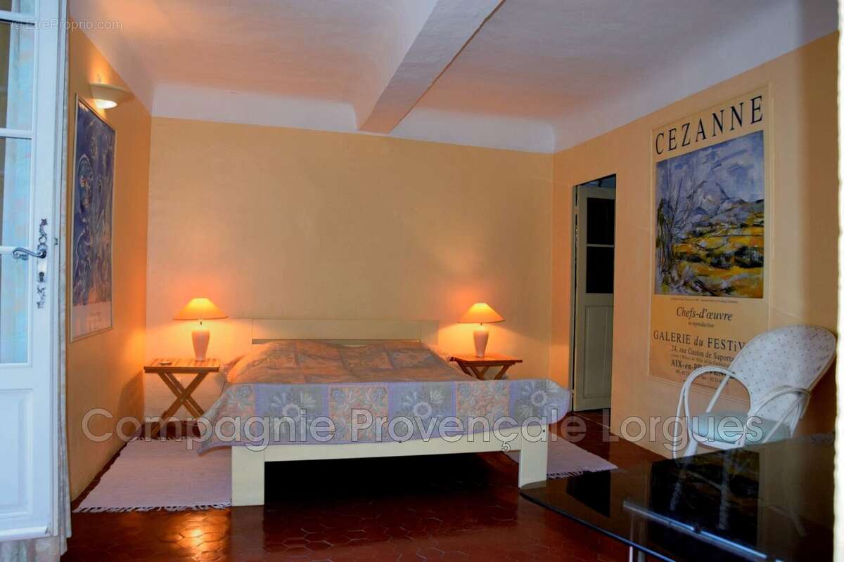 Maison à ENTRECASTEAUX