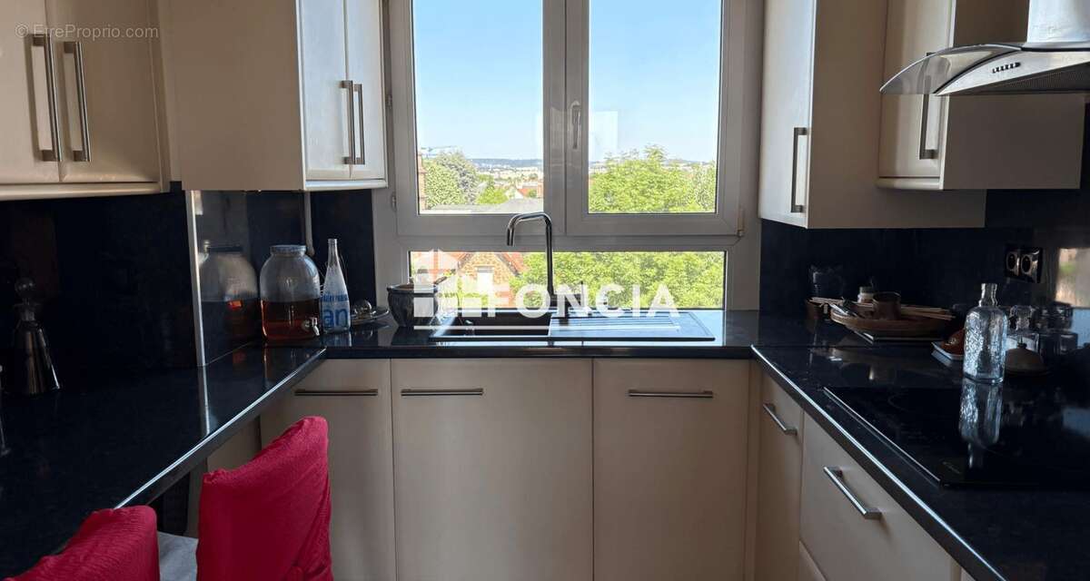Appartement à SARTROUVILLE