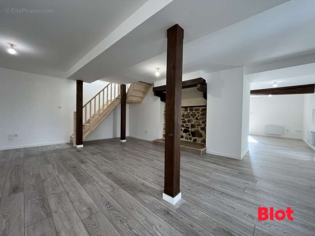 Maison à ERCE-EN-LAMEE