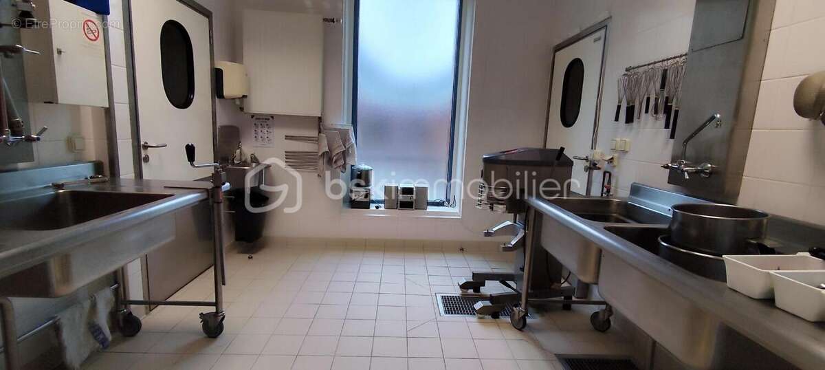 Commerce à LA SELLE-EN-LUITRE