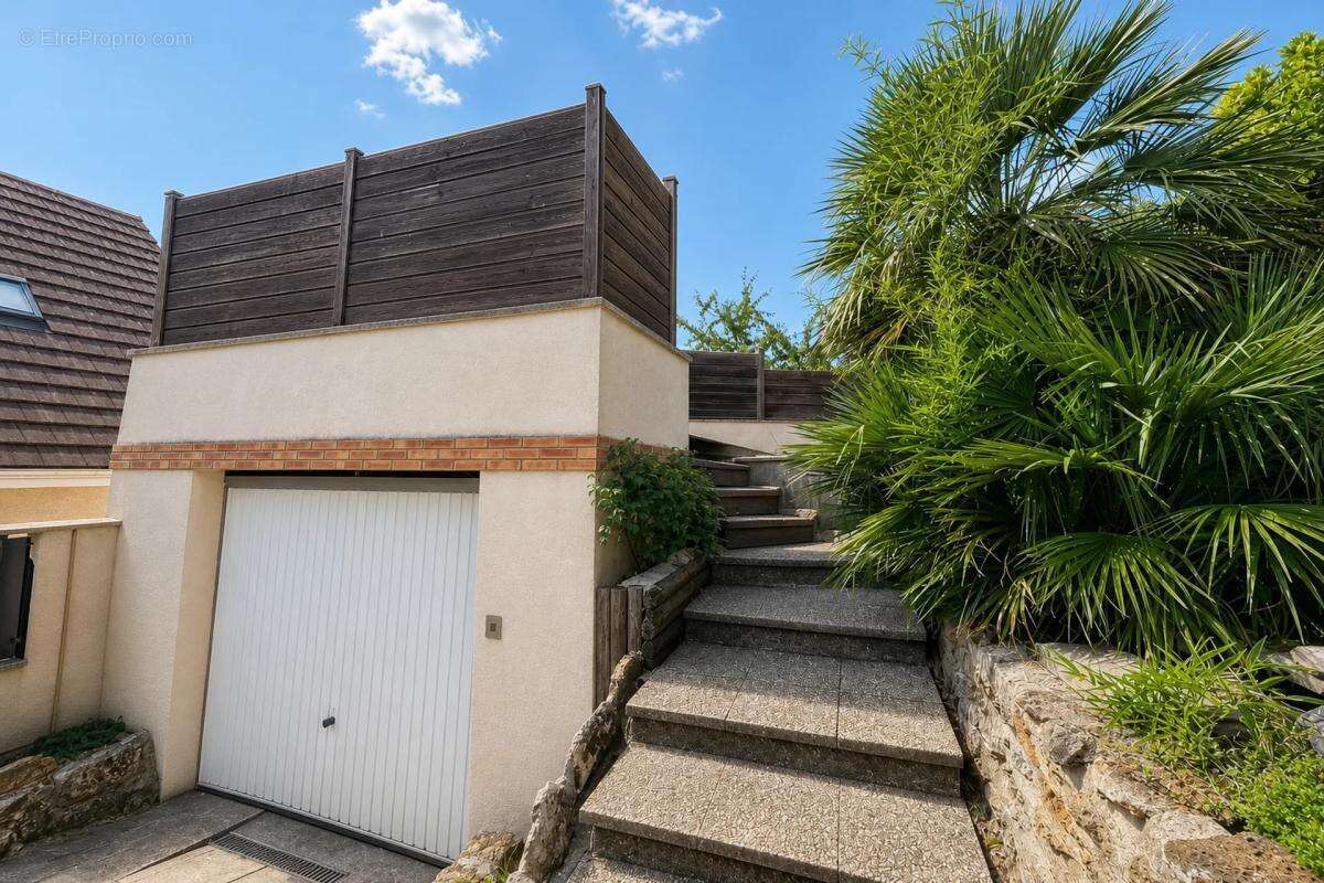 Maison à CORBEIL-ESSONNES