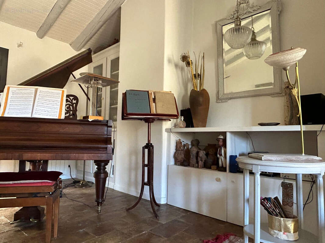 Maison à VALLIGUIERES