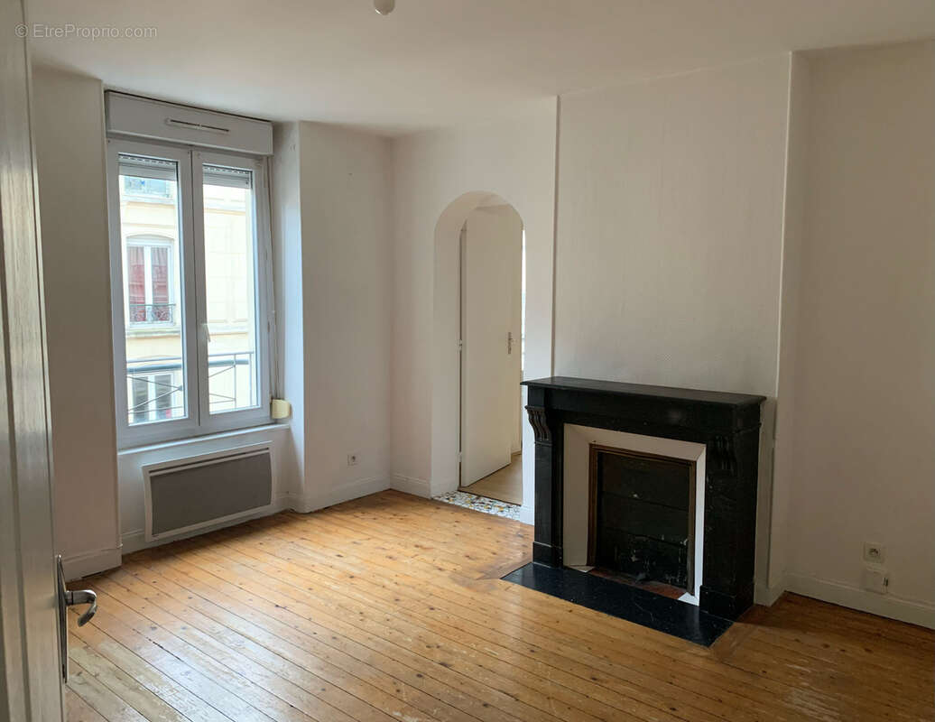 REIMS - Immeuble 1 local et 3 appartements secteur ERLON - photo 5