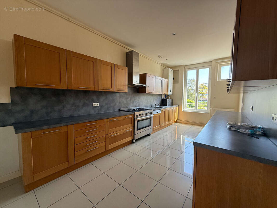 Appartement Montluçon 156 m2 avec garage et cour - photo 10
