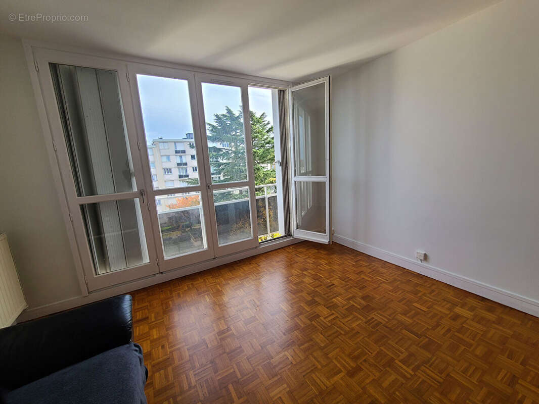 Appartement à FONTENAY-LE-FLEURY