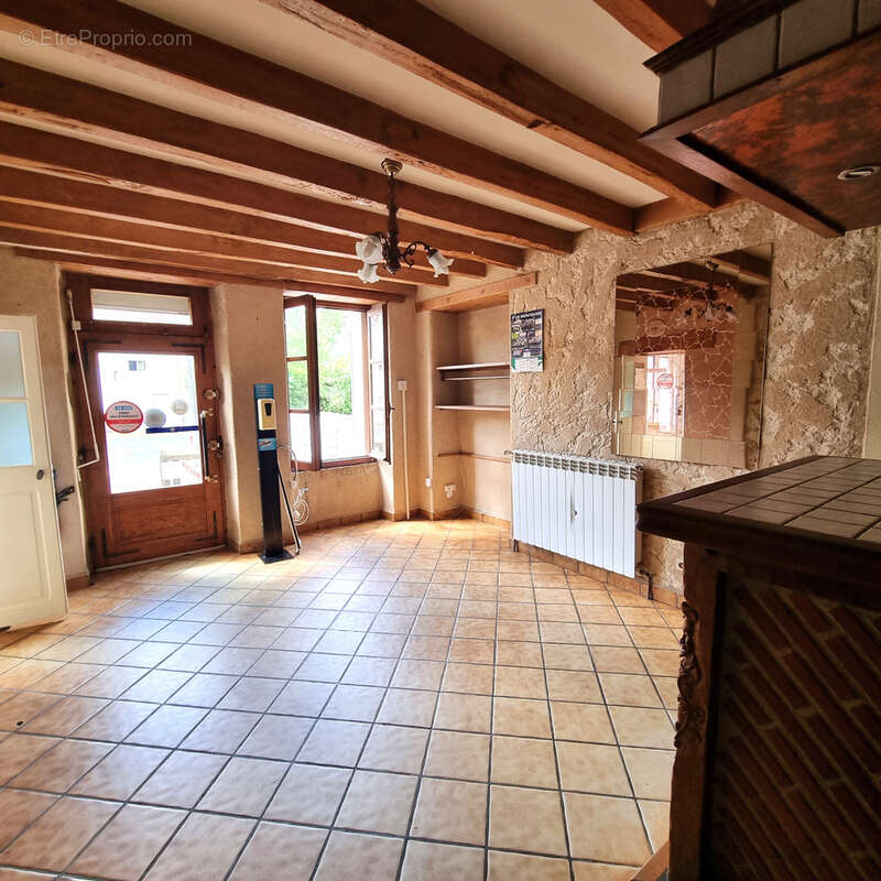 Maison à MONTGIVRAY