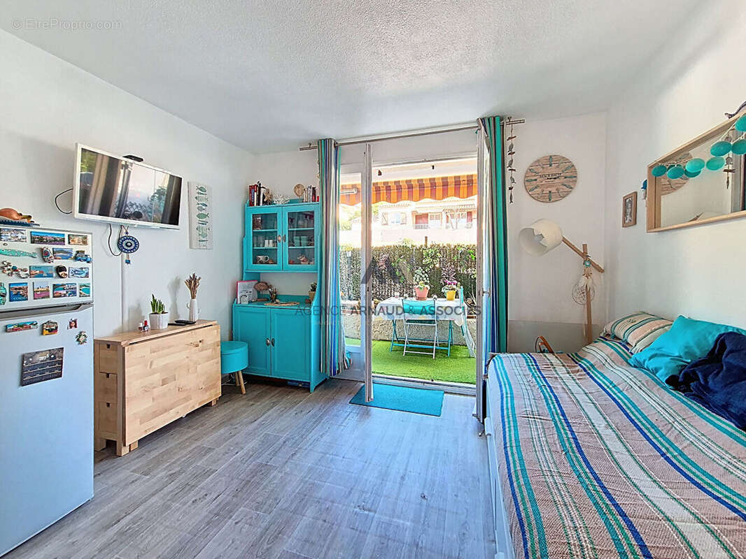 Appartement à SAINT-CYR-SUR-MER
