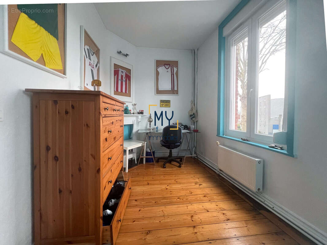 CHAMBRE 2/4 - Maison à vendre - 7 pièces - 195 m² - Armentières - Maison à ARMENTIERES