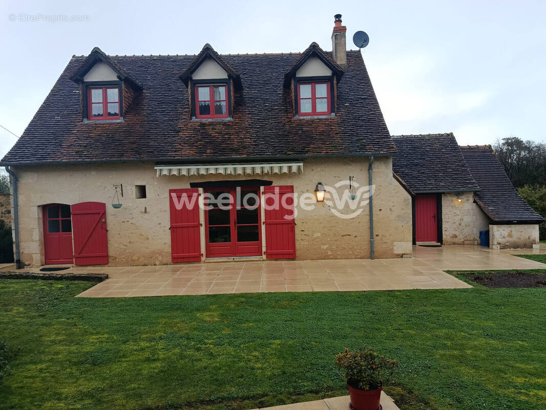 Maison à SAINT-HILAIRE-SUR-BENAIZE