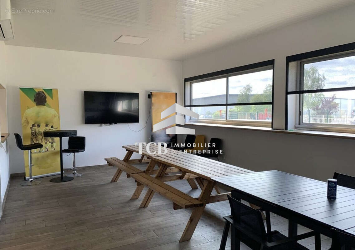 Commerce à SAINTE-LUCE-SUR-LOIRE