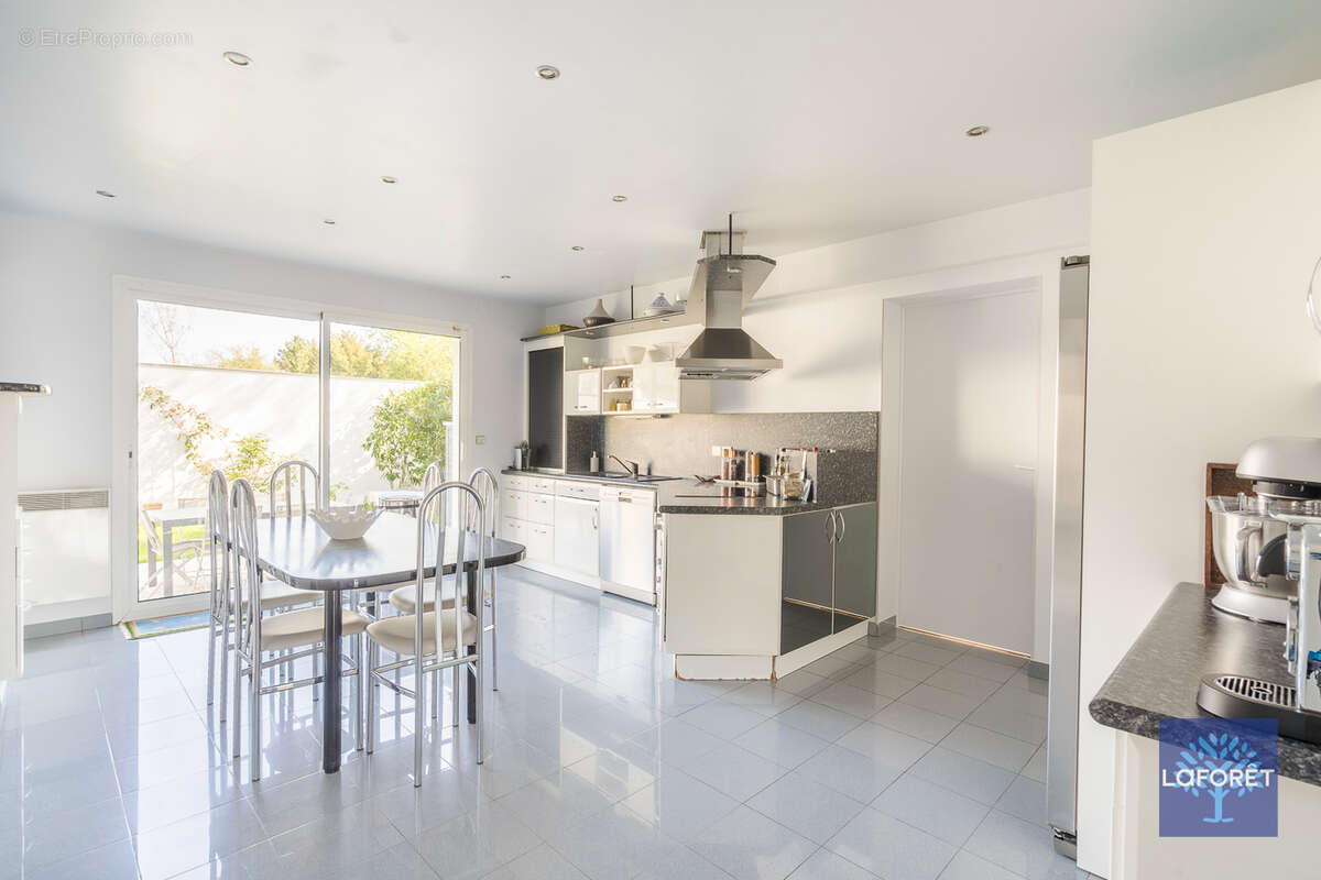 Maison à LES PAVILLONS-SOUS-BOIS