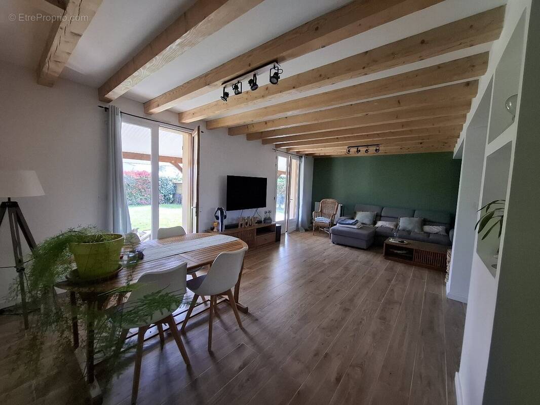 Maison à AMBARES-ET-LAGRAVE