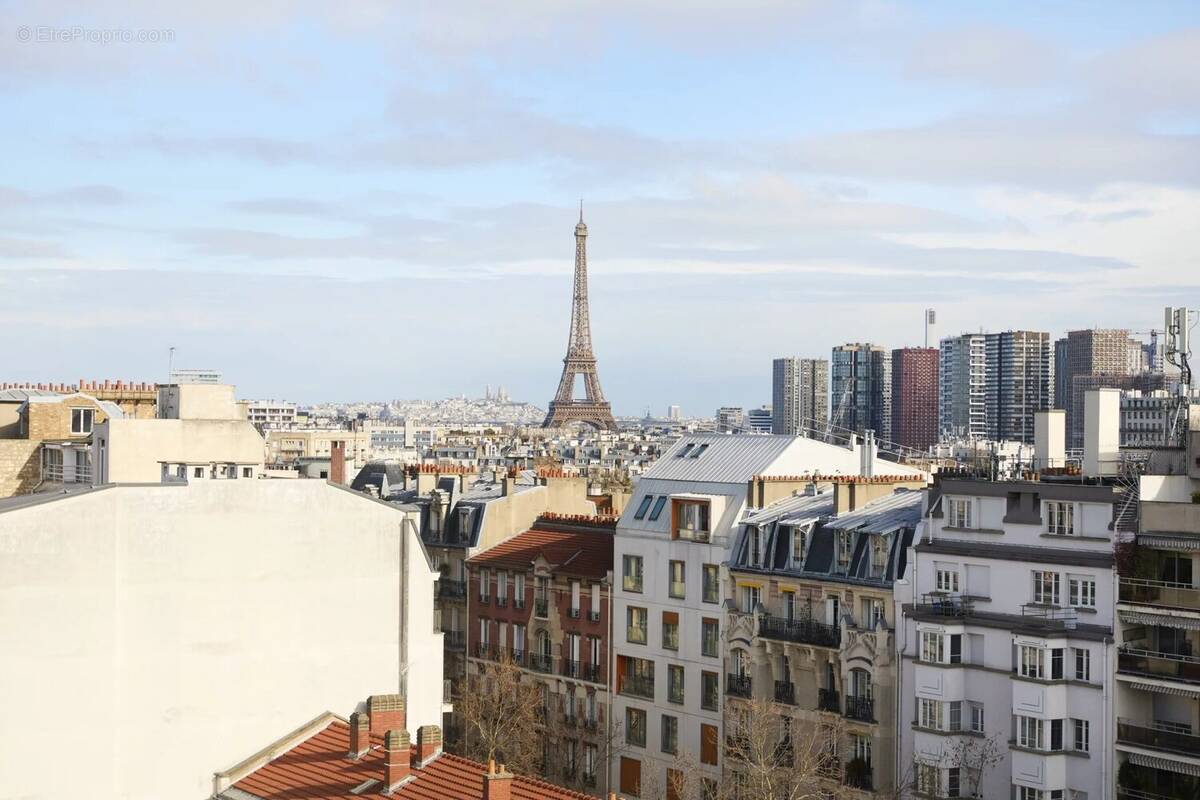 Appartement à PARIS-16E