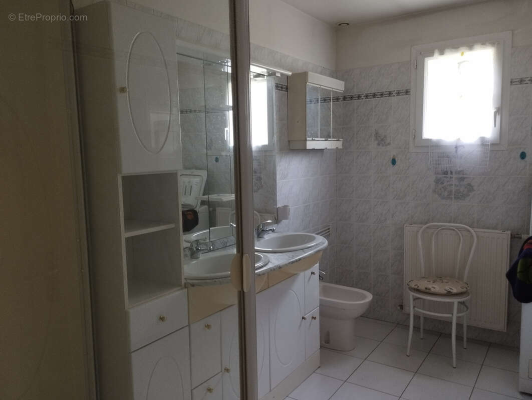 Maison de plain-pied à Bletterans, proche des commerces ! - photo 6