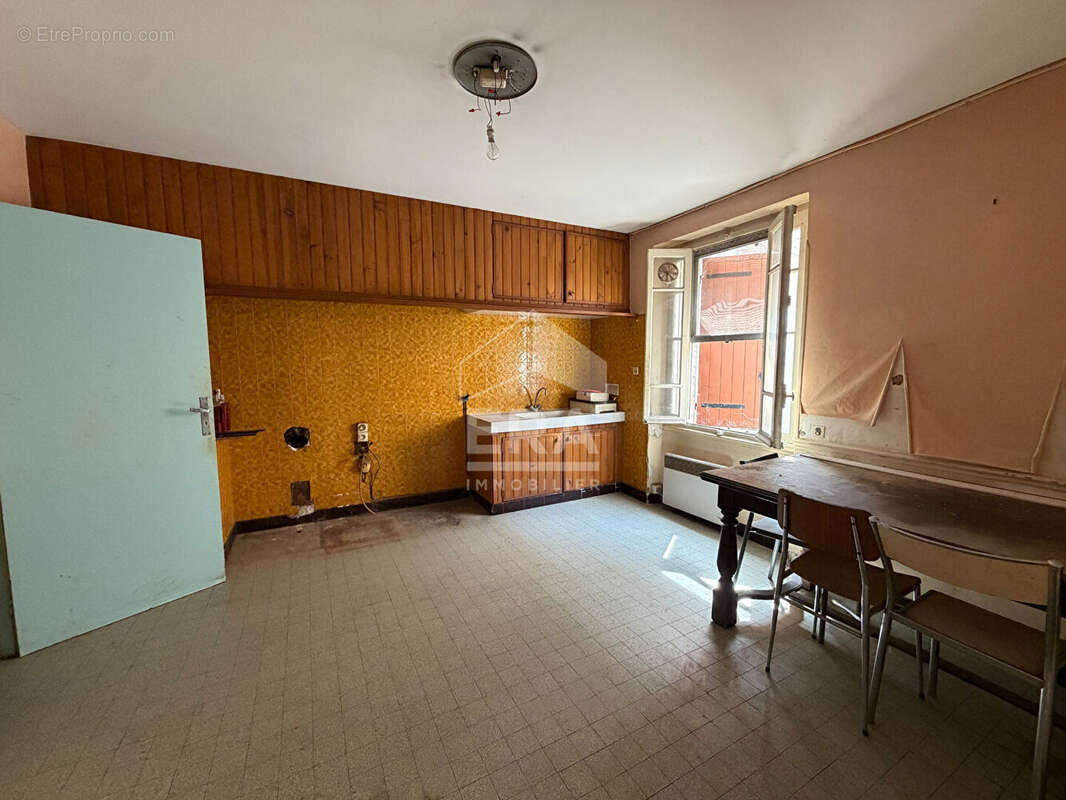 Maison Arthes 8 pièces 200 m2 - photo 8