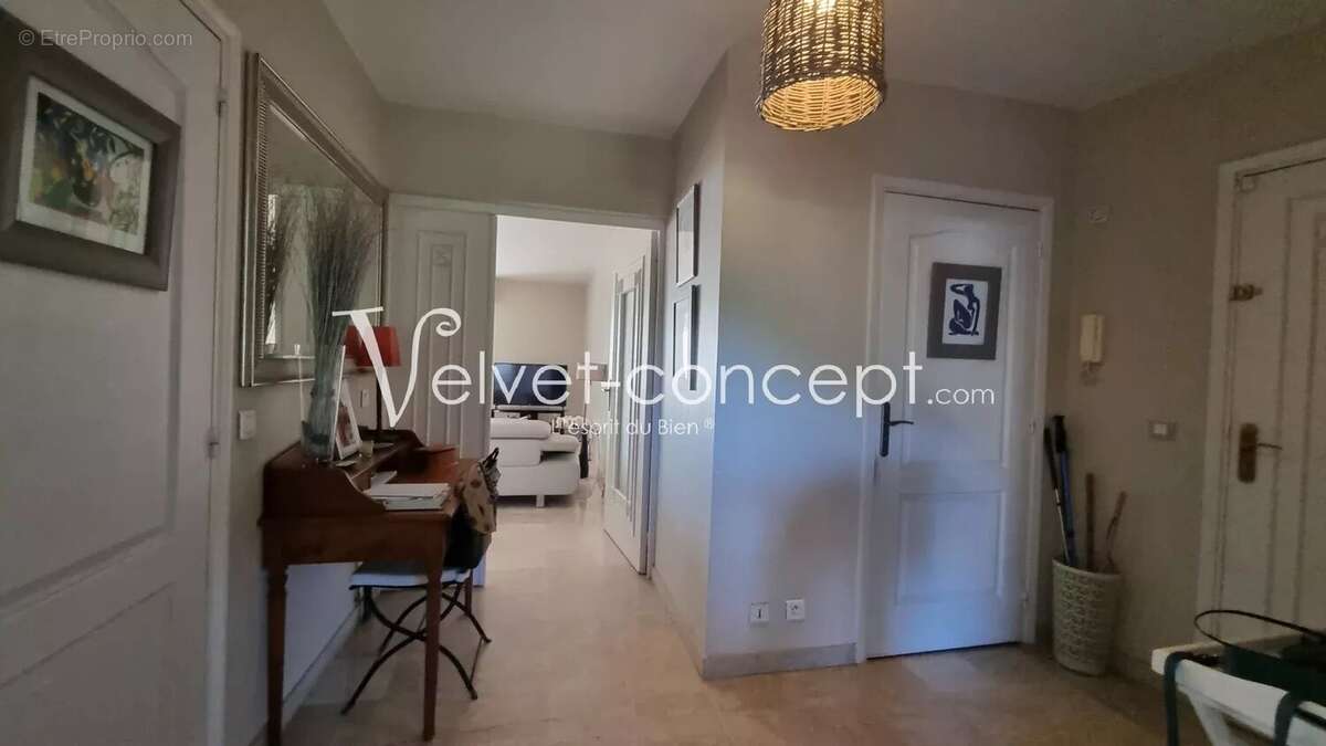 Appartement à LE CANNET