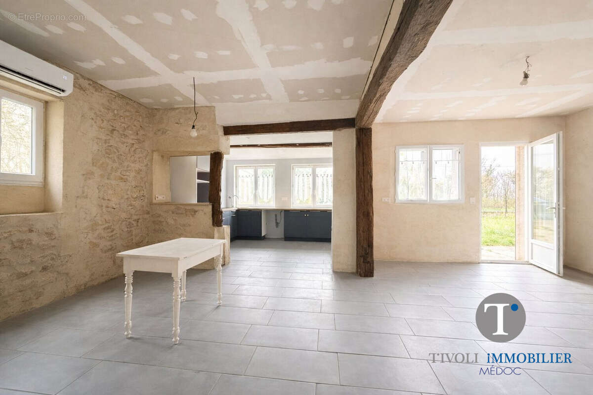 Maison à SAINT-YZANS-DE-MEDOC
