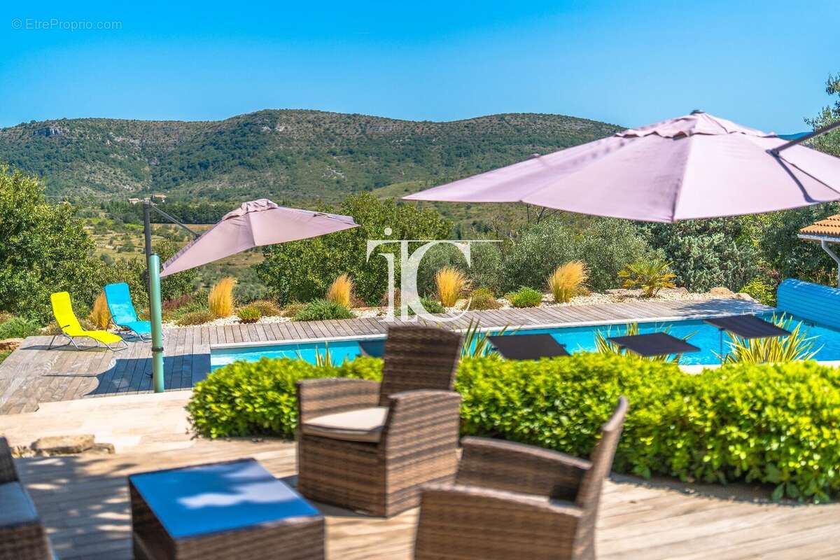 Mas du xviiieme 166m² habitables 4272m² de terrain piscine 11x5 - photo 30