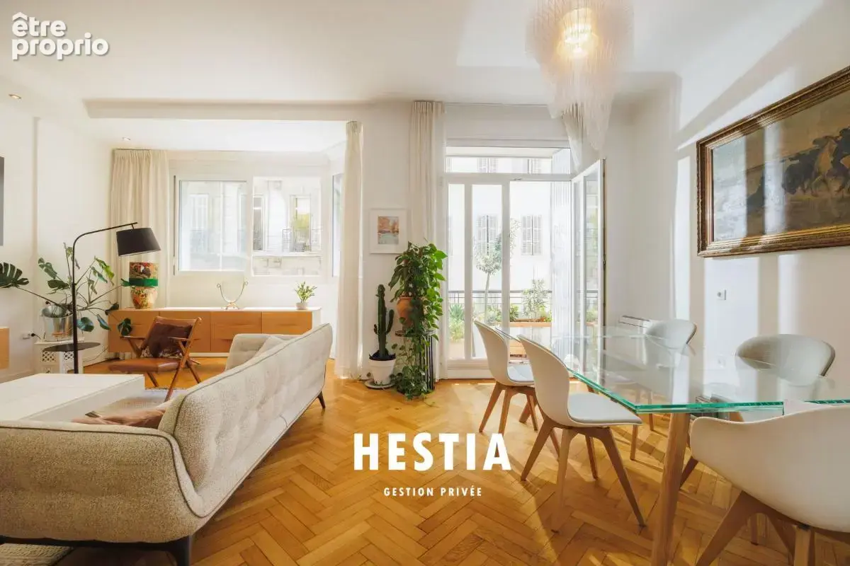 Marseille 6e – Rue Paradis – T3/4 rénové de 114 m² avec terrasse et balcon - photo 2