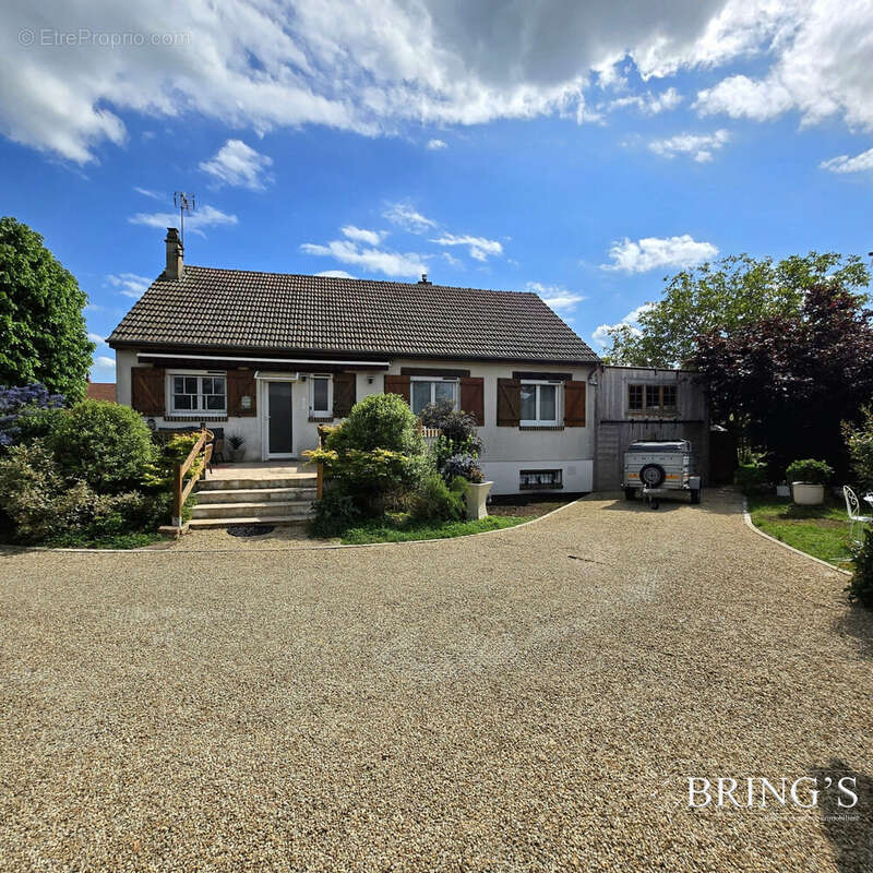 Maison 104 m² à Saint-Lubin-Des-Joncherets  - photo 5
