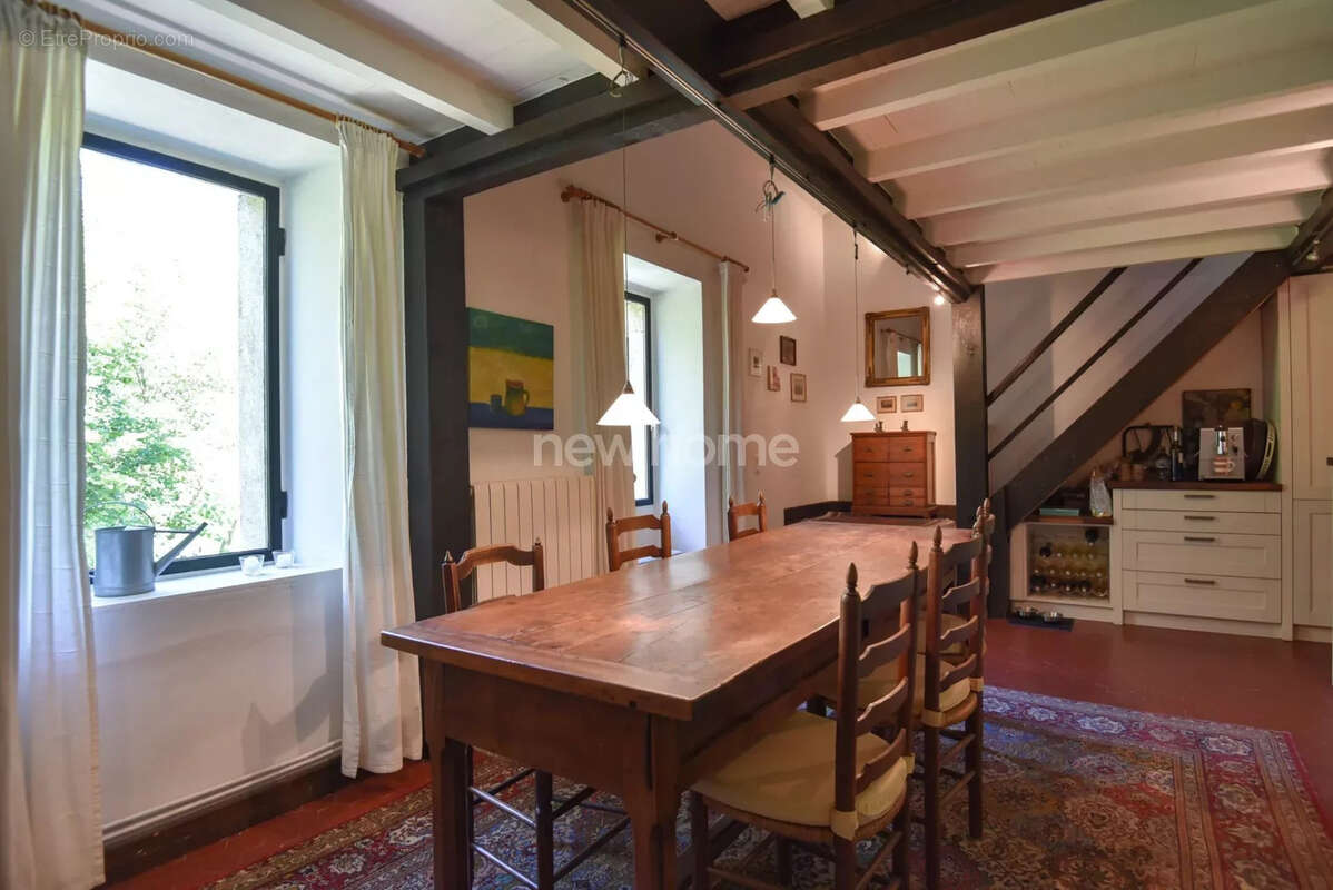 Maison à ENTRECASTEAUX