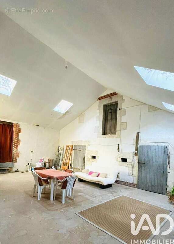 Maison 143 m² à Beaumont-Les-Autels  - photo 2