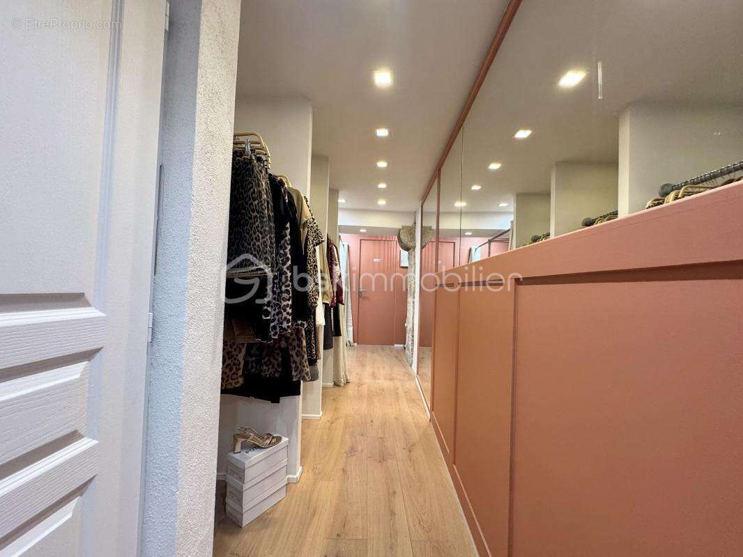 Opportunité unique au cœur de Béziers : Local commercial spacieux et moderne - photo 6