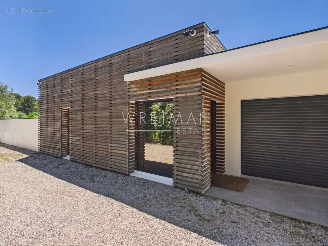 Maison à VALBONNE