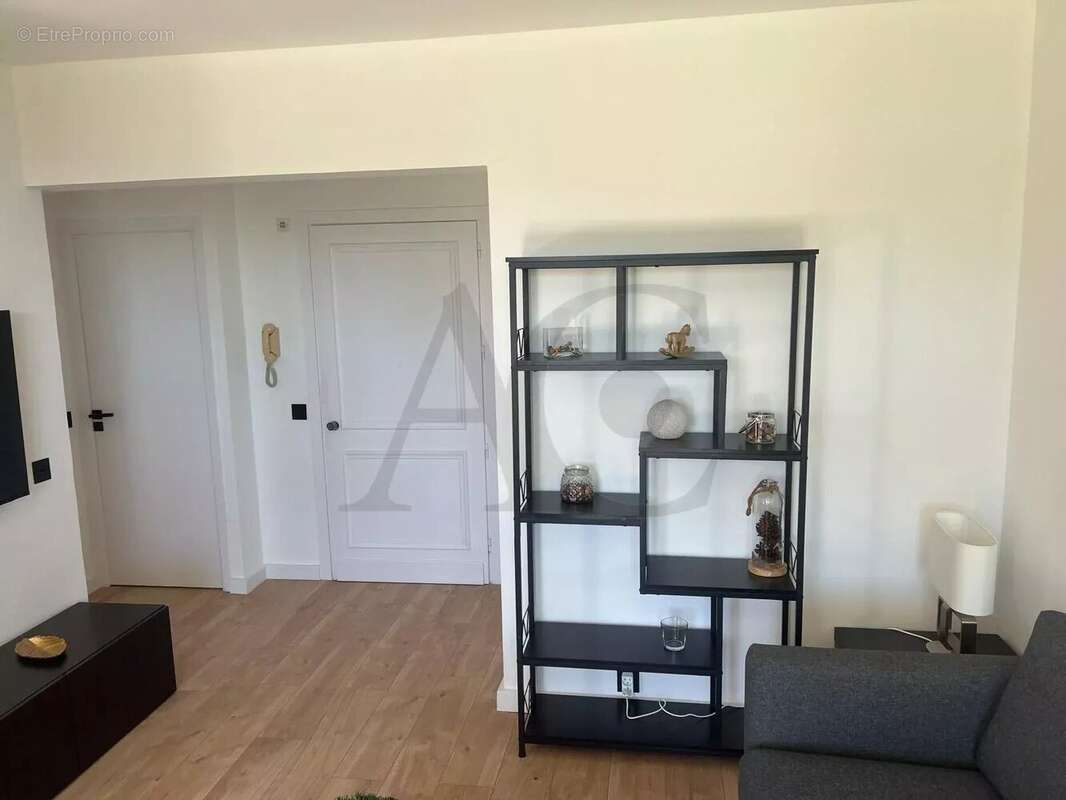 Appartement à VILLENEUVE-LOUBET