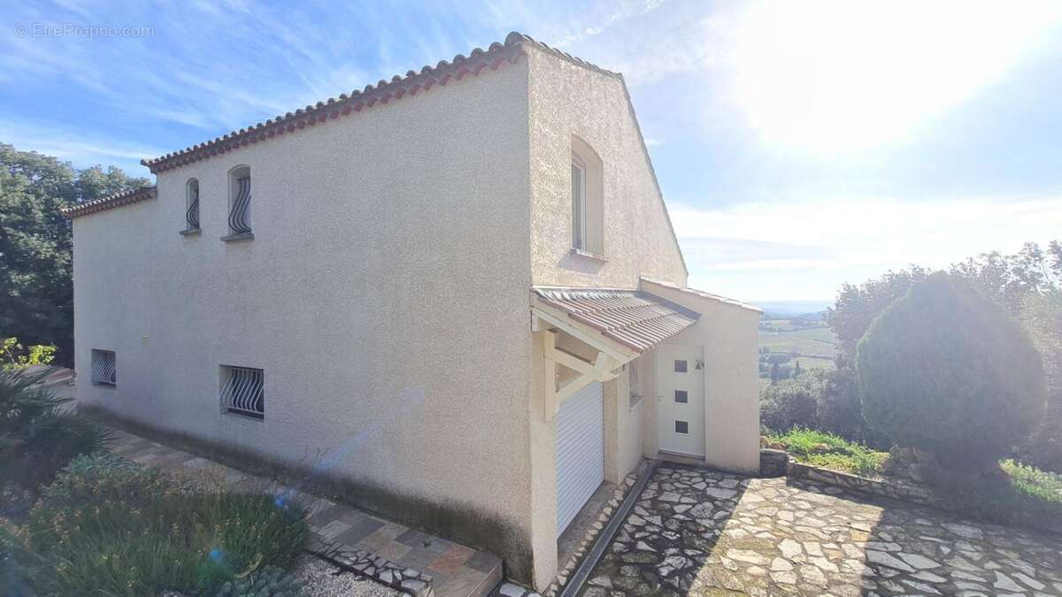 Magnifique villa avec vue panoramique sur 2746m² de terrain - photo 3