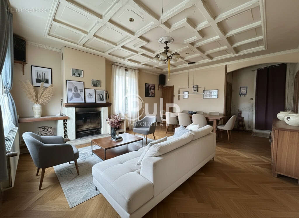 Maison à CALONNE-SUR-LA-LYS