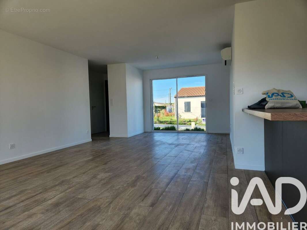 Photo 2 - Maison à MEDIS