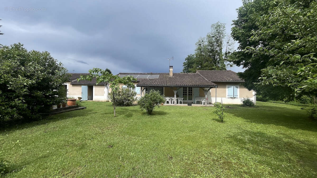 Maison à LANDIRAS