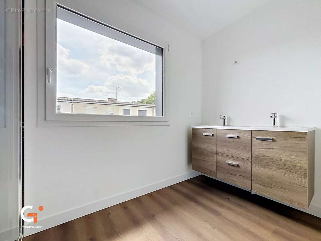 Maison contemporaine 5 chambres à Saint-Étienne-du-Rouvray - photo 24