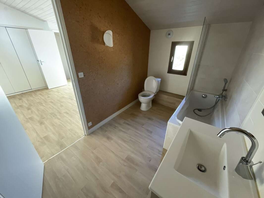 Maison à BONNES